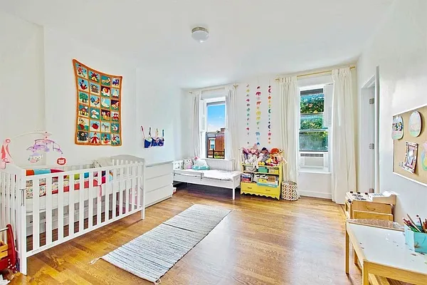 Rented by Brick&Mortar | media 27