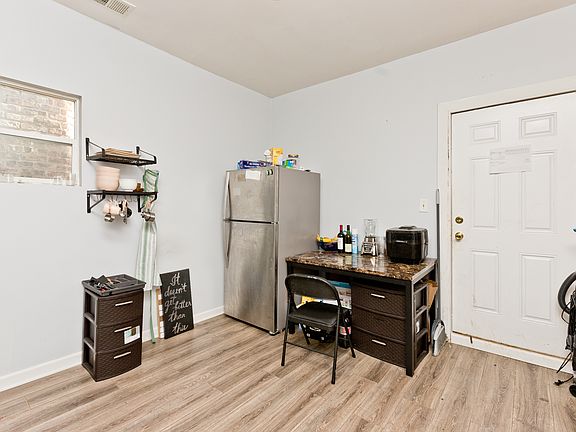 3rd image of 914 N Lawndale Ave #2