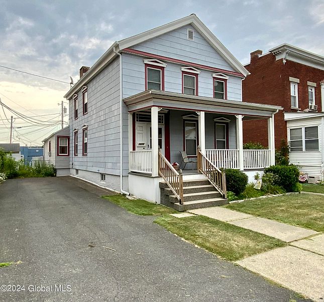 3rd image of 1820 3rd Avenue