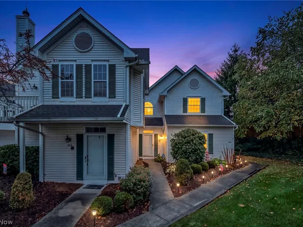 264 Vista Cir, North Olmsted, OH 44070