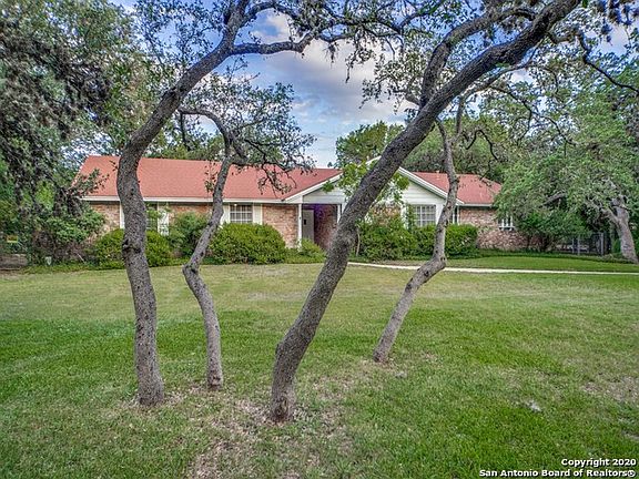 3rd image of 100 Pepper Bush Ln