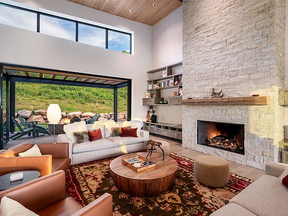 3rd image of 33200 Meadow Creek Drive