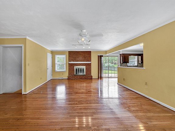 4th image of 416 Rebecca Ln
