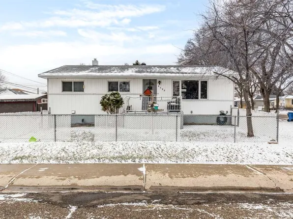 2405 N 16th Ave SE, Medicine Hat, AB T1A 3T5