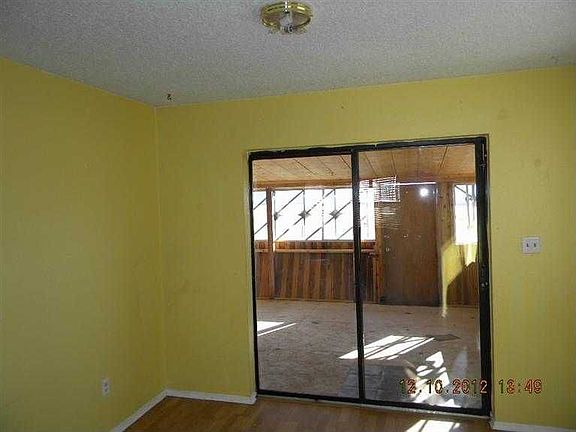 3rd image of 1101 Truman Ave