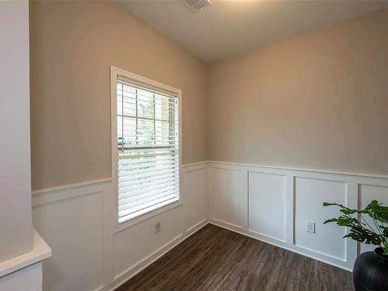 819 Ash St — Photo 13