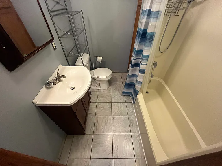 1005 Summer St — Photo 9