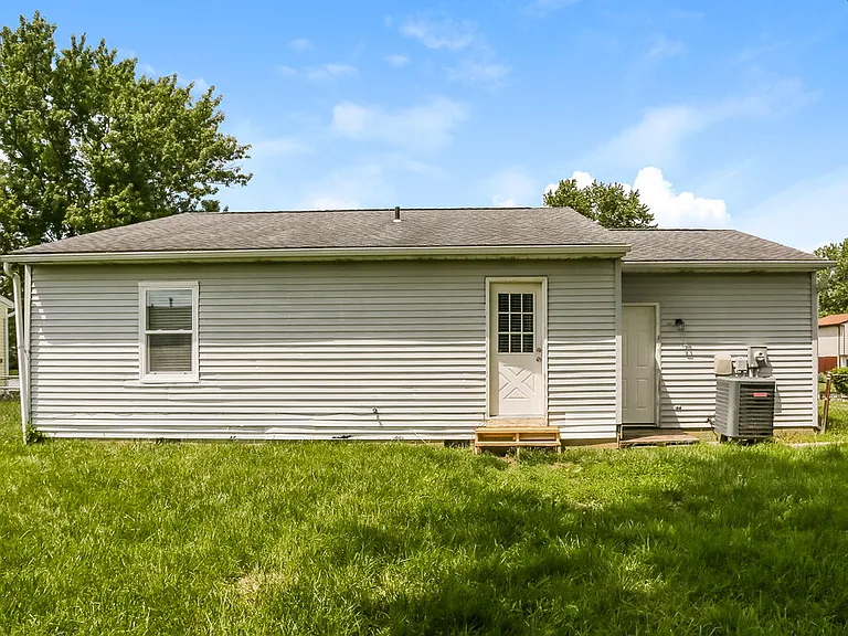 6615 Cedar Ct W — Photo 16