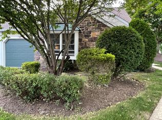 301 Potters Ct, Holland, PA 18966