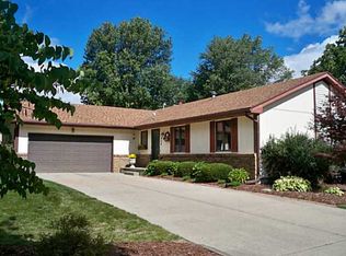 1426 Sand Point Dr, Lansing, MI