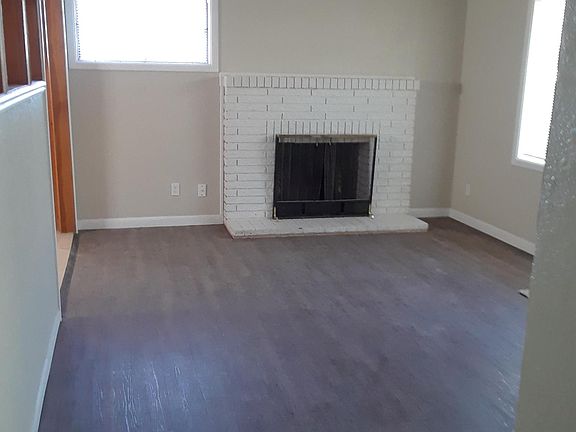 2nd image of 2106 1st Ave