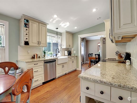 5th image of 17903 82nd Street E