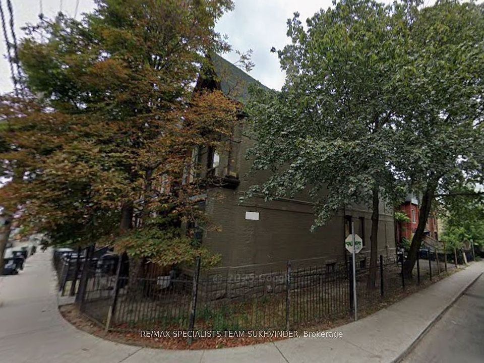 1st image of 147 Gerrard St E