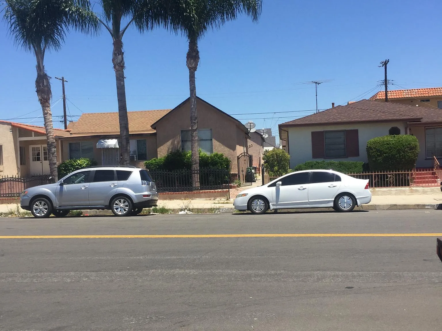3 bed, 950 sqft, $2,595 — Photo 4