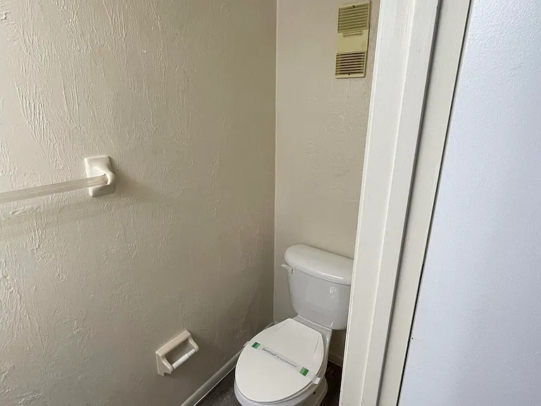 75 Springwood Sq — Photo 13