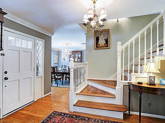 4th image of 11627 Manor Park Dr