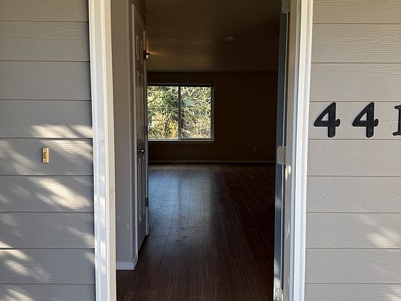 4th image of 441 S Airpark Way