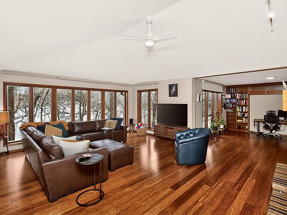 4th image of 3128 Kingman Rd