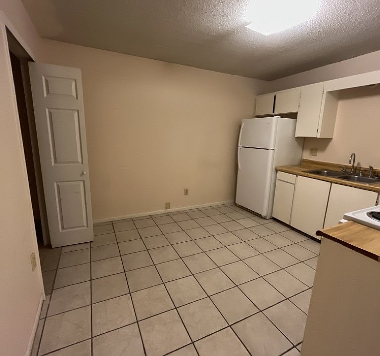 68 Twin Trees - Kitchen 1_03112025