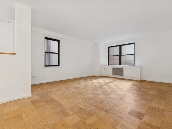 330 Third Avenue image 2 of 13