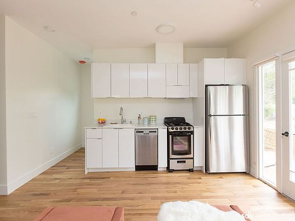 4th image of 2807 Griffin Ave #2809-1/2