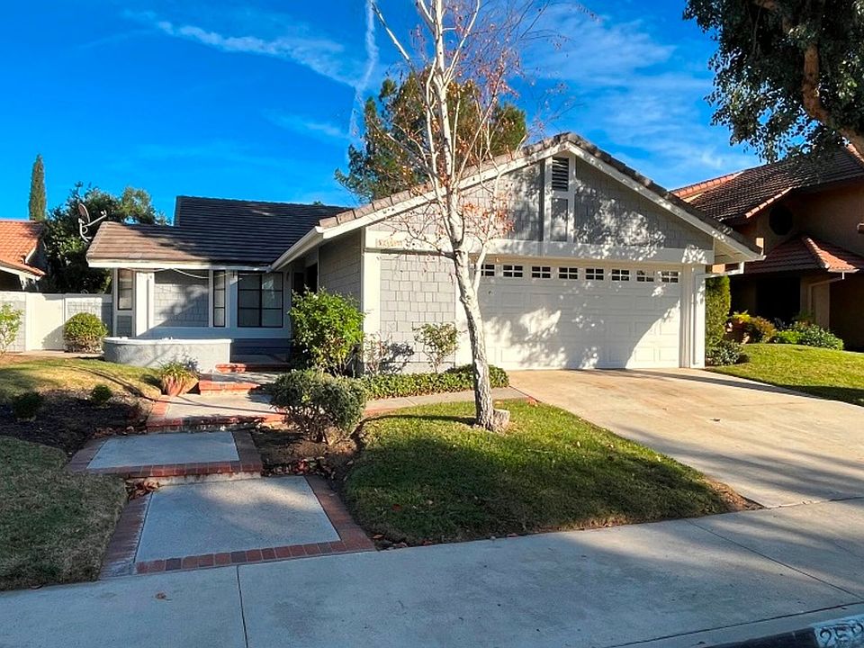 1st image of 25936 Carillo Dr
