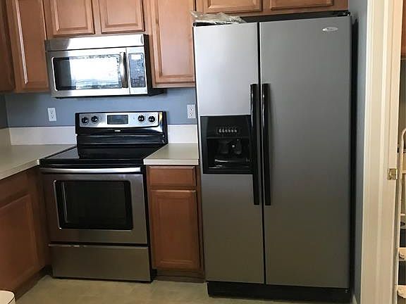 4th image of 26104 Chesapeake Cir #1