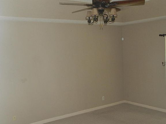 2nd image of 1822 SE Carvalho St