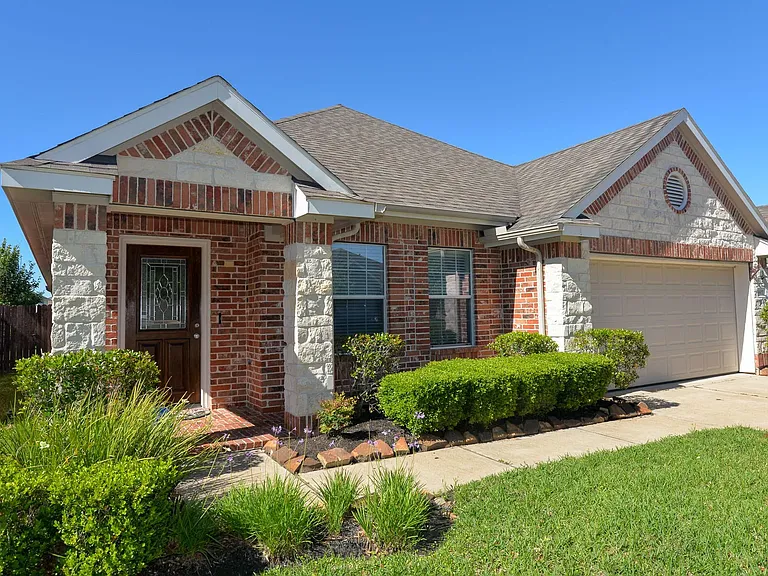 13607 Manor Crest Ln — Photo 1