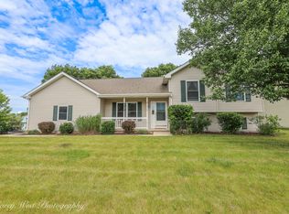 480 N Aspen Dr, Cortland, IL 60112