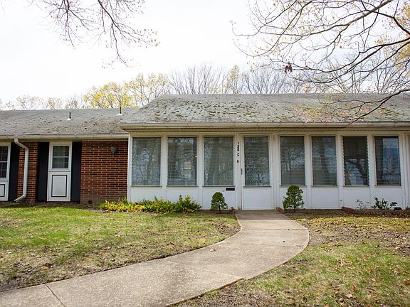 3rd image of 120 Edinburgh Lane #C