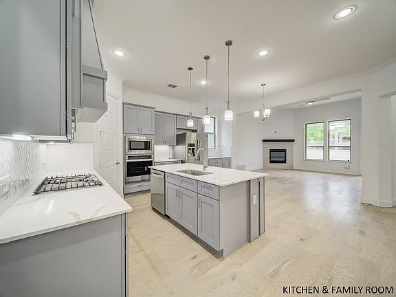 4th image of 8274 Vitex Ave