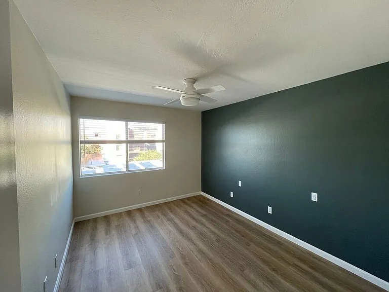 410 Evelyn Ave — Photo 11