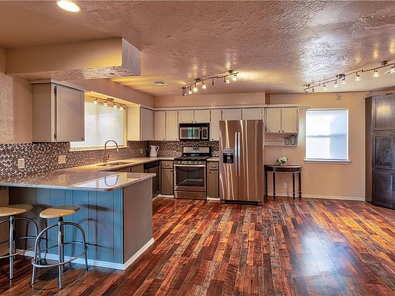 2nd image of 206 Swales Blvd