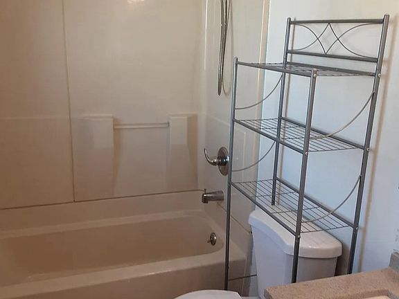 3rd image of 22 Redwood St Floor 2