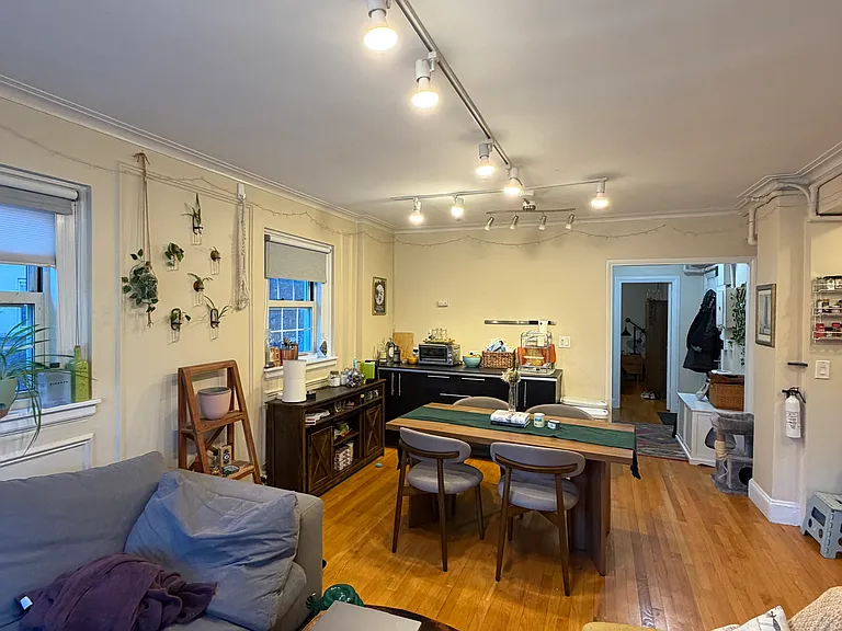 1450 Beacon St #B02 — Photo 6