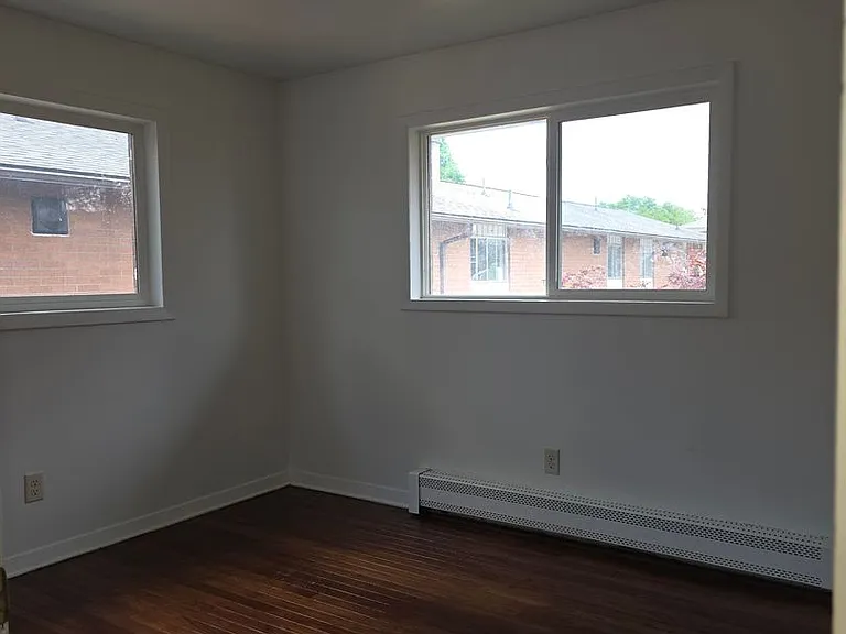 519 W Water St #E — Photo 7
