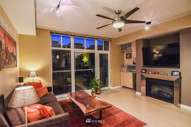 1 bed, 713 sqft, $2,050 — Photo 4