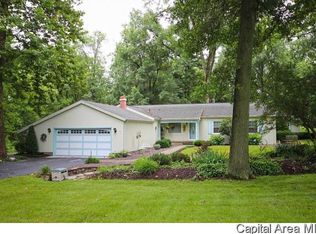 2410 Lincoln Trl, Taylorville, IL 62568