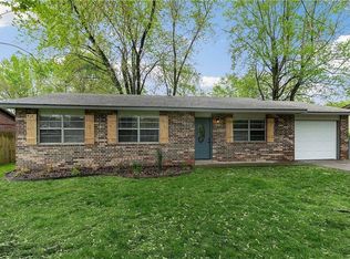 1411 W Bishop Dr, Rogers, AR 72756
