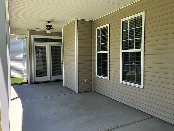 Huge 30’x12’ outdoor living