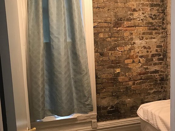 2nd image of 2042 N Bissell St