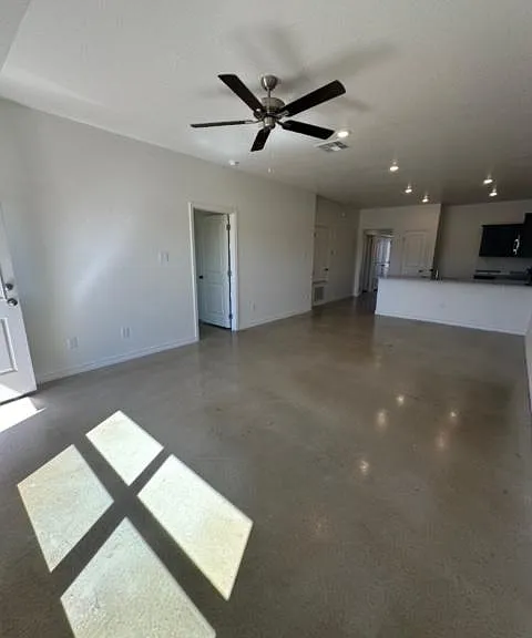 1201 Lehmann Dr #B — Photo 5