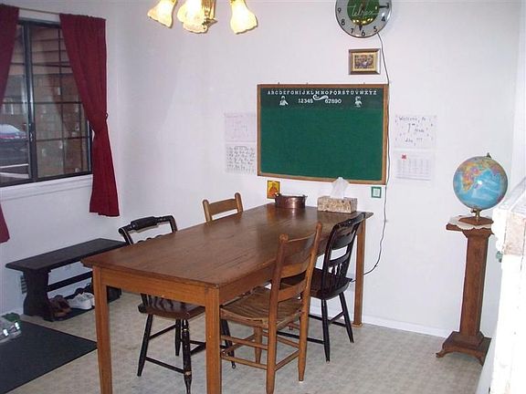 Large Eat-in Kitchen