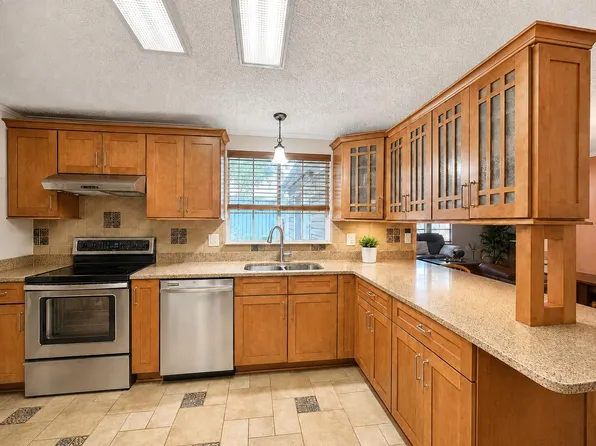 143 Anchor Rd, Freeport, FL 32439