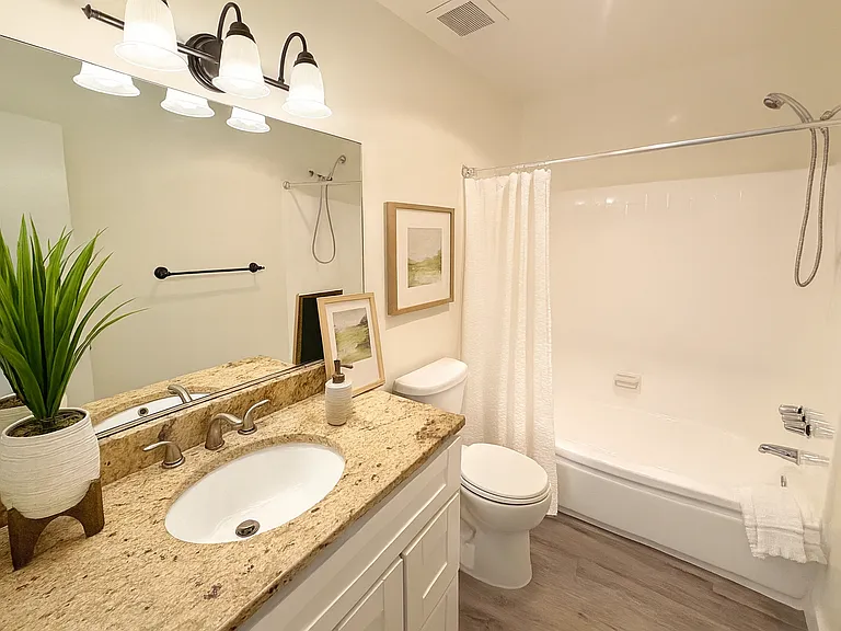 3 bedroom/2 bathroom bathroom