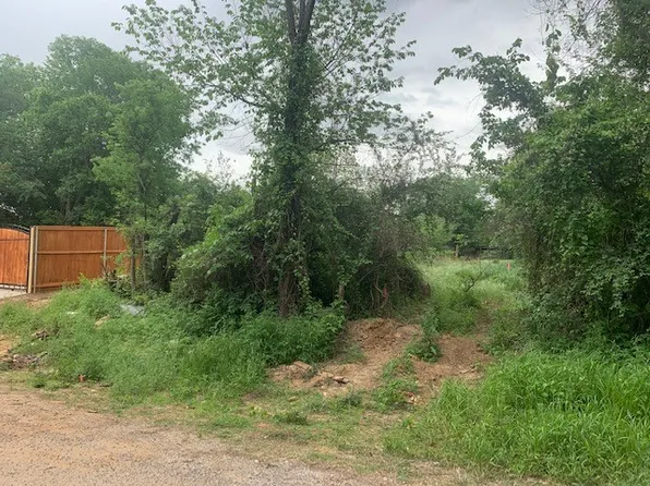 7177 Floral St, Azle, TX 76020