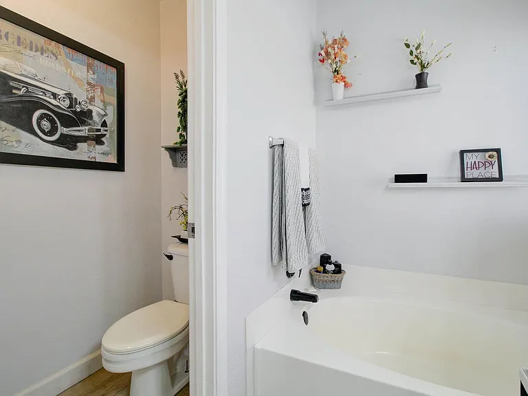 2576 E Brooks St — Photo 61