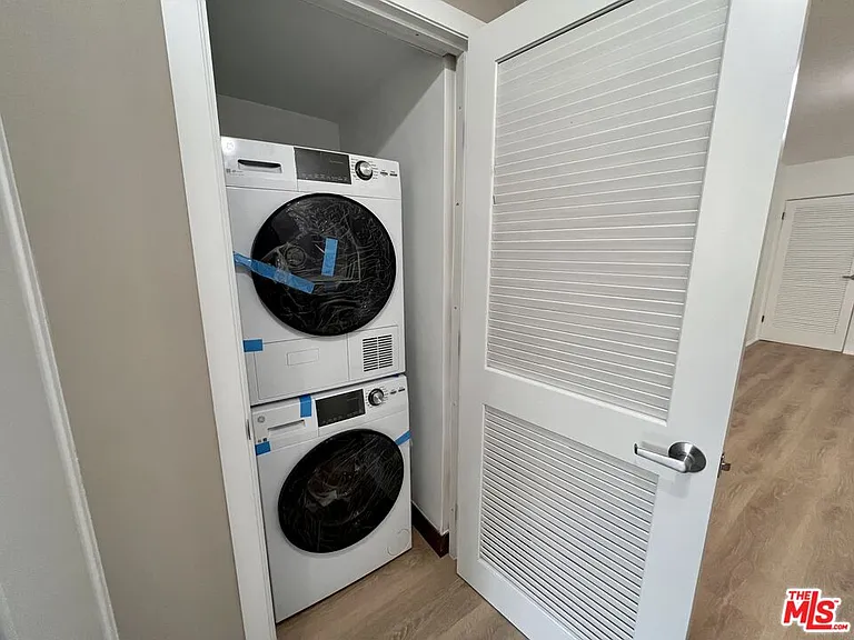 415 N Palm Dr #301 — Photo 7