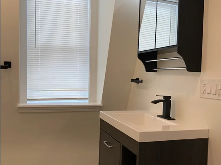 92 Lexington St #3 — Photo 6